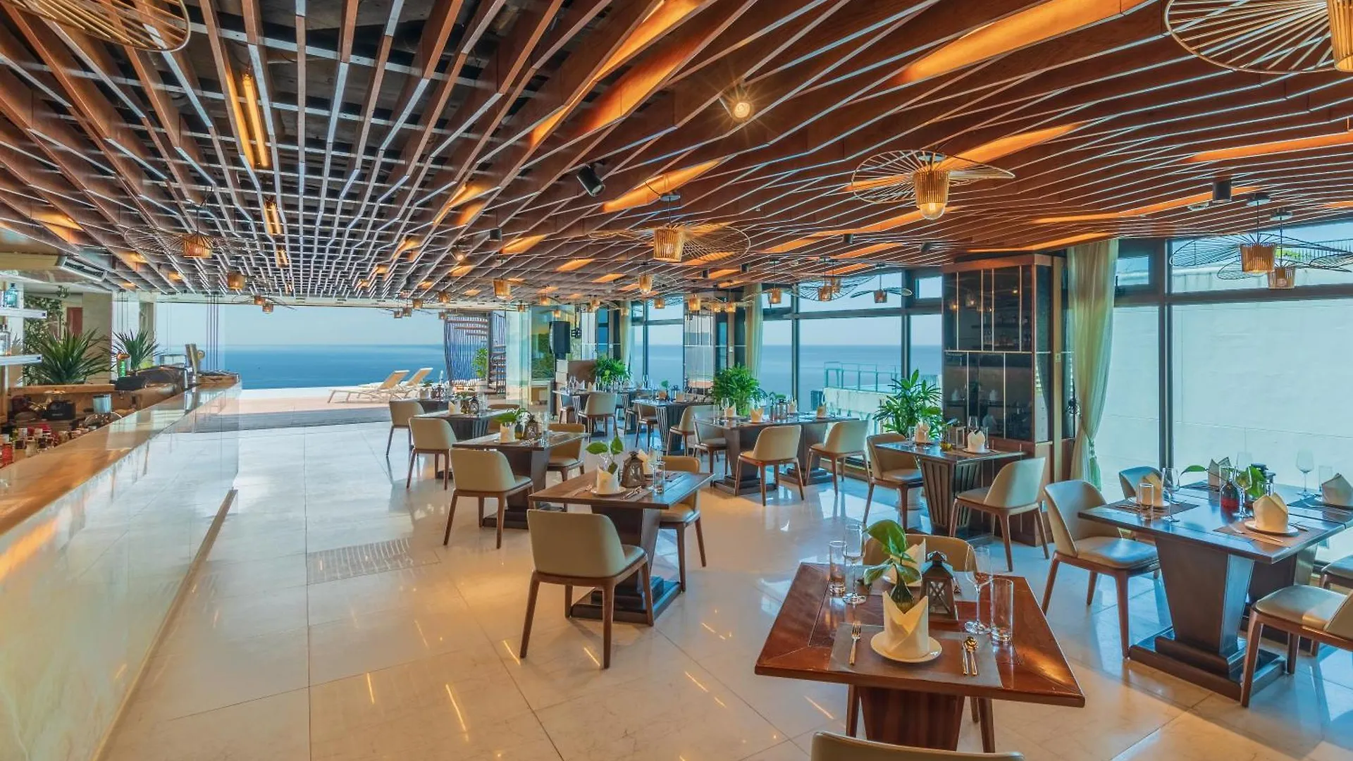 Mandila Beach Hotel Danang 4*, Đà Nẵng